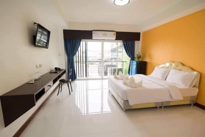 Vatchara Northgate Hotel Nakhon Sawan Εξωτερικό φωτογραφία