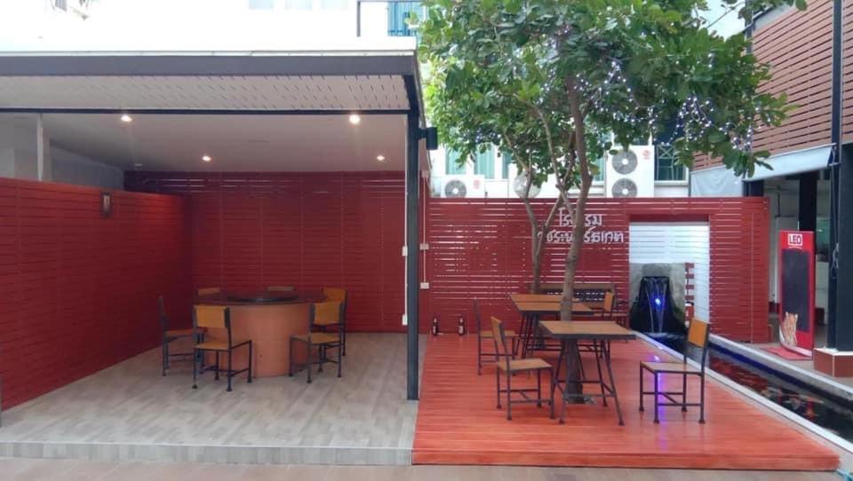 Vatchara Northgate Hotel Nakhon Sawan Εξωτερικό φωτογραφία