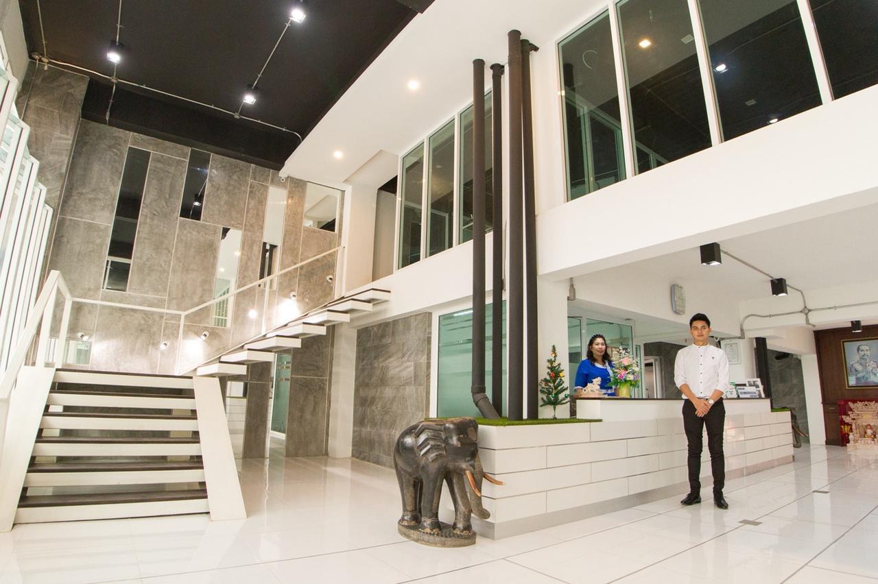 Vatchara Northgate Hotel Nakhon Sawan Εξωτερικό φωτογραφία